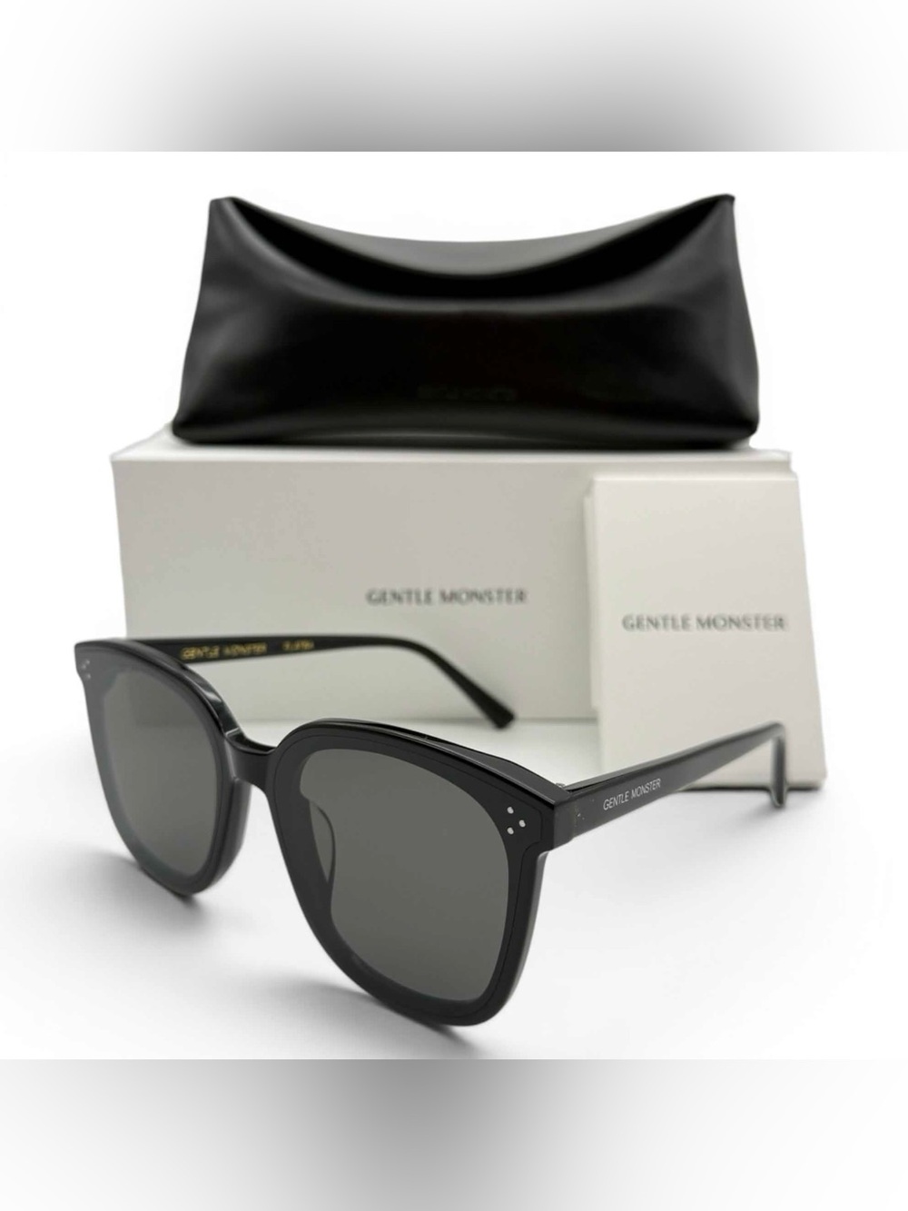 GENTLE MONSTER Black Frame Sunglasses with Dark Gray Lenses